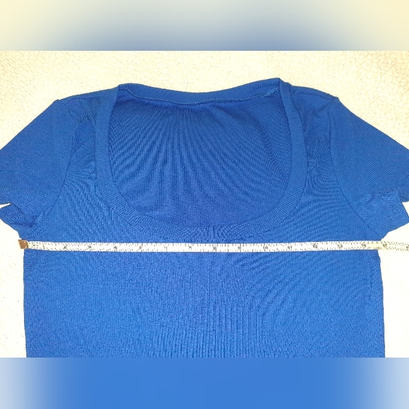 3 Women's Tops. Size Large - Picture 6 of 7